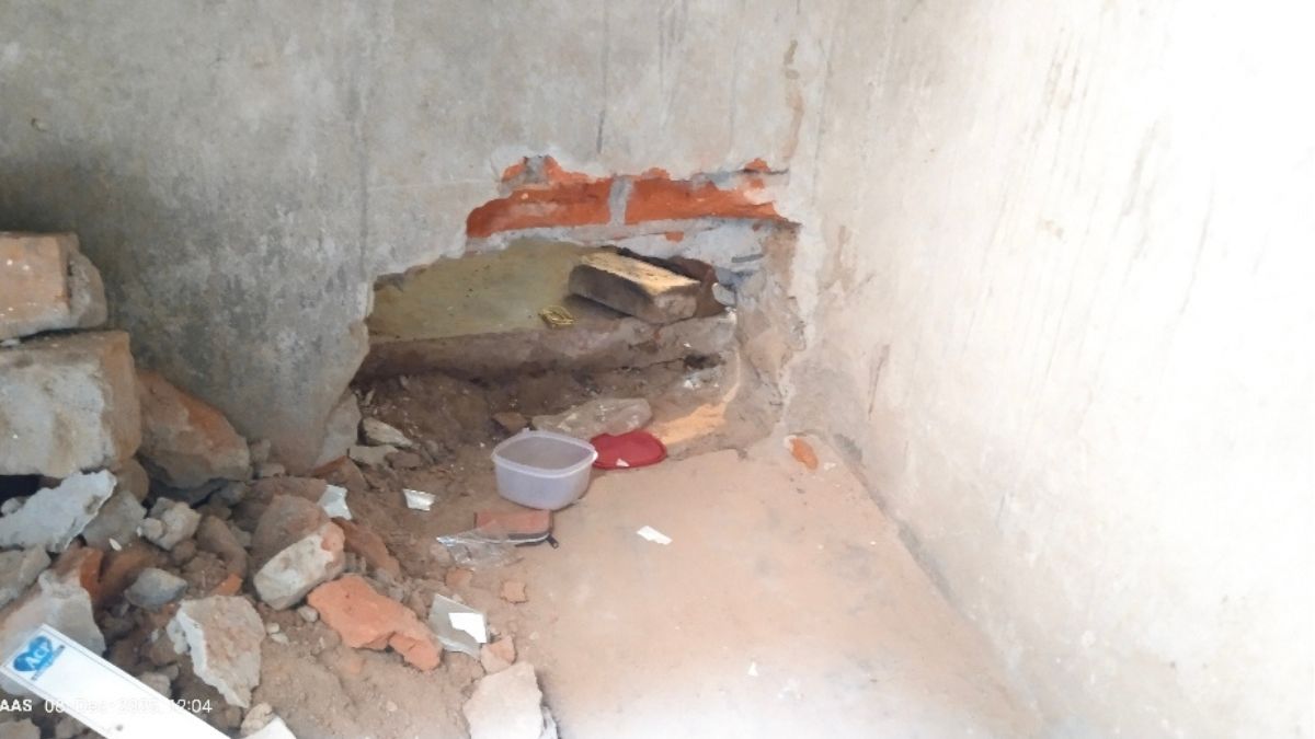 chandauli jewelry store theft of 50 lakh